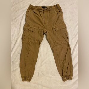 Men’s American Eagle - Jogger Khaki Cargo Pants - Small